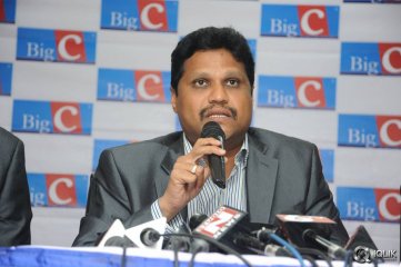 Pranitha Launches Big C Dussehra Offers